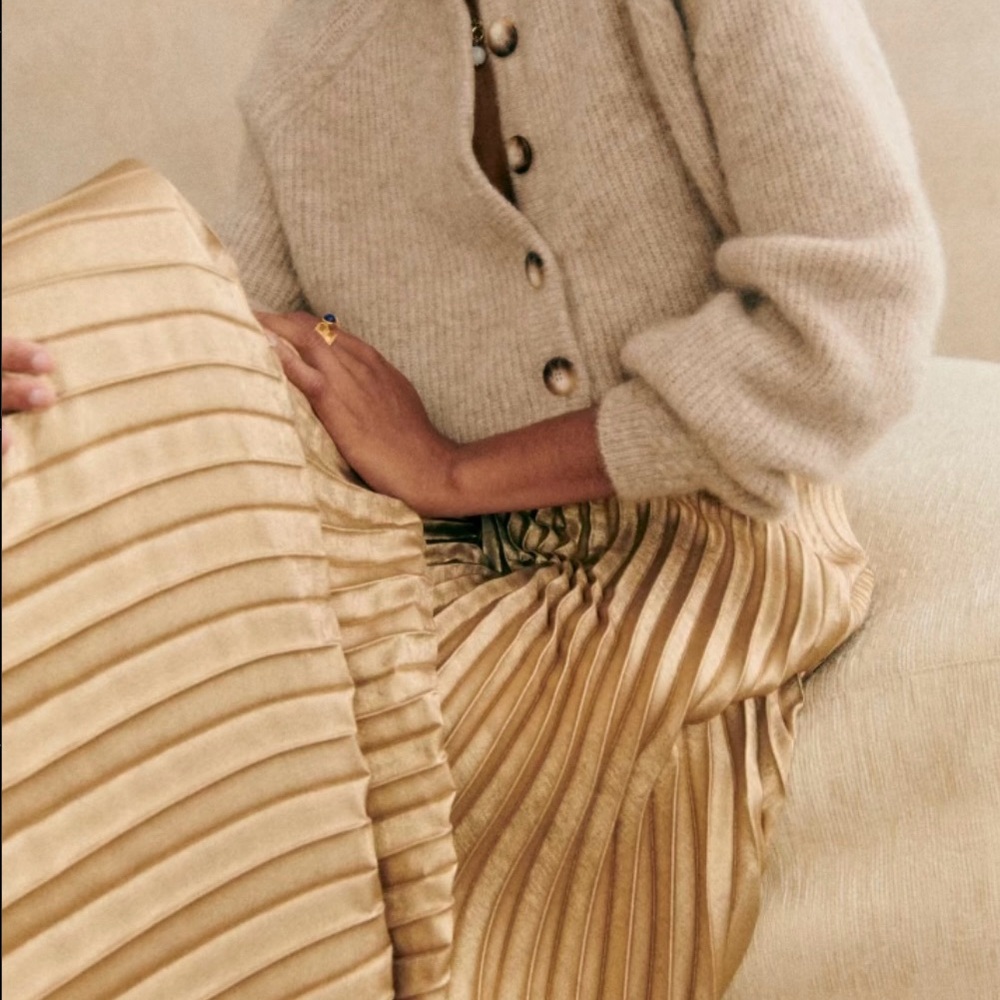 NWT Sezane Gold Dune Pleated Skirt, 8 - Picture 3 of 9